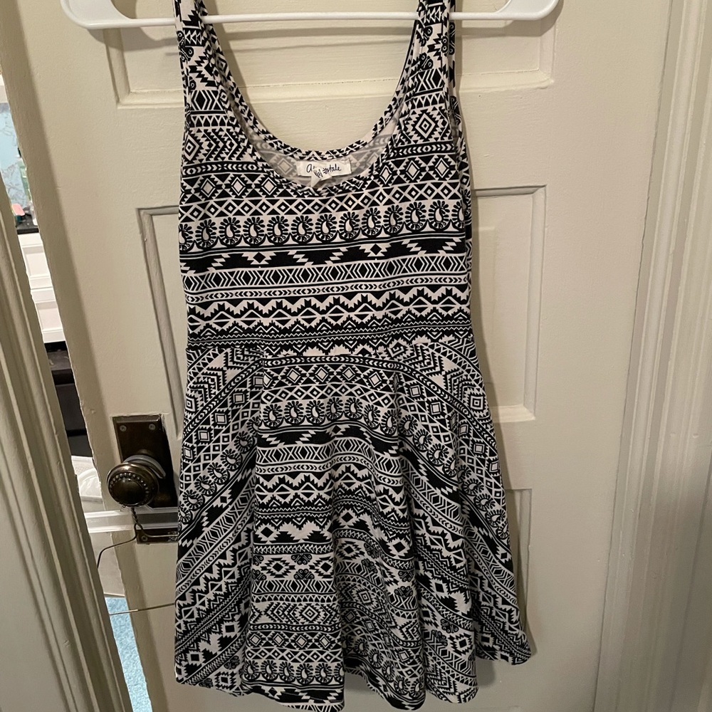 Black and white skater dress xs, donating 9/14